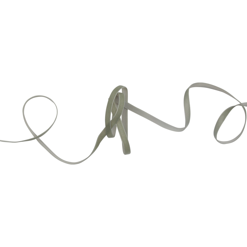 silk-and-linen-velvet-ribbon-samtband-9mm-col.687-sage-salbeigruen silk-and-linen-samtband-9mm-salbeigruen