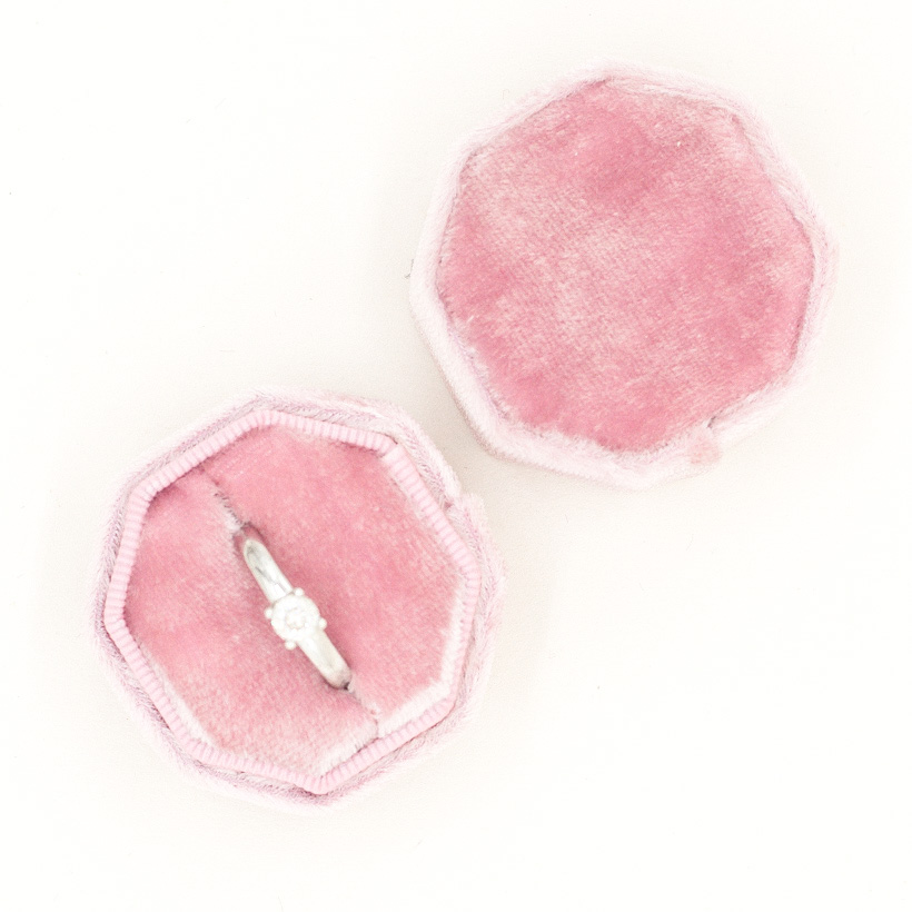Oktagon Ringbox aus Samt - wild rose