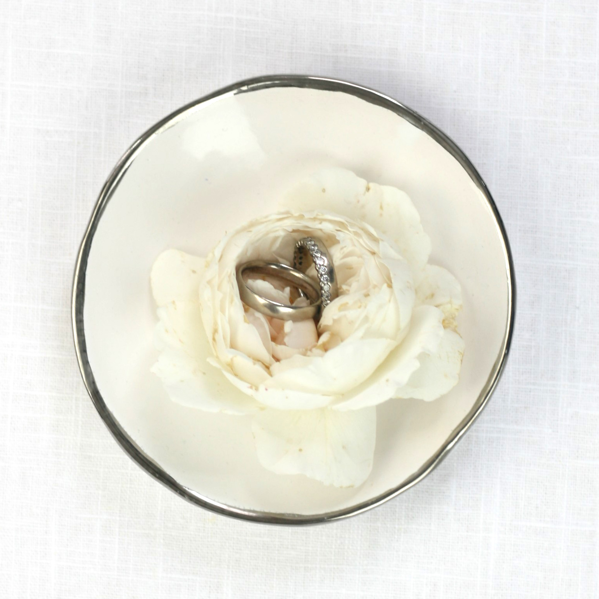 Ring Bearer Bowl BLANC with platinum rim