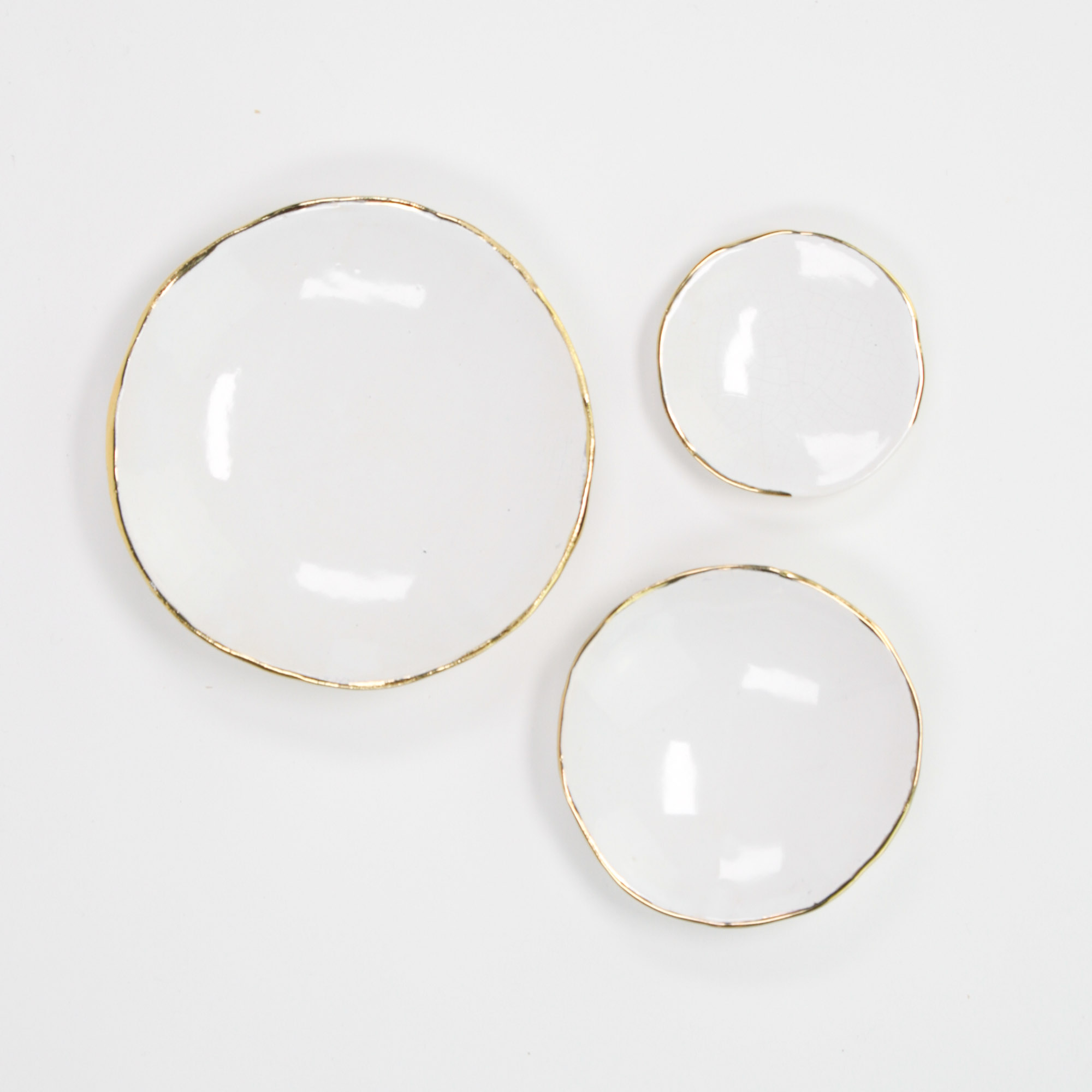 magnolias-on-silk-stylingschalen-styling-set-dishes-flatlay-oro-gold-1 Styling Dish Set ORO | white with 24k gold rim