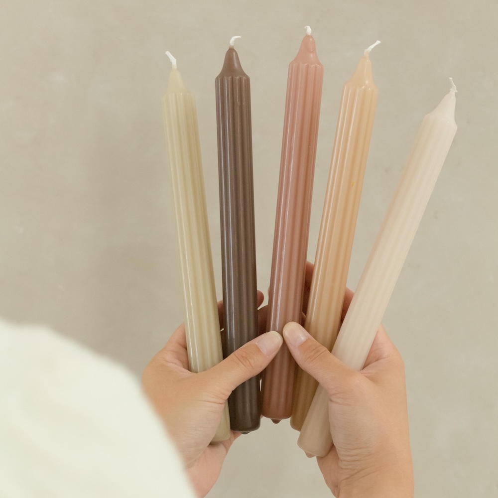 Grooved stick candles in a set of 4 | eucalyptus Grooved stick candles in a set of 4 | eucalyptus